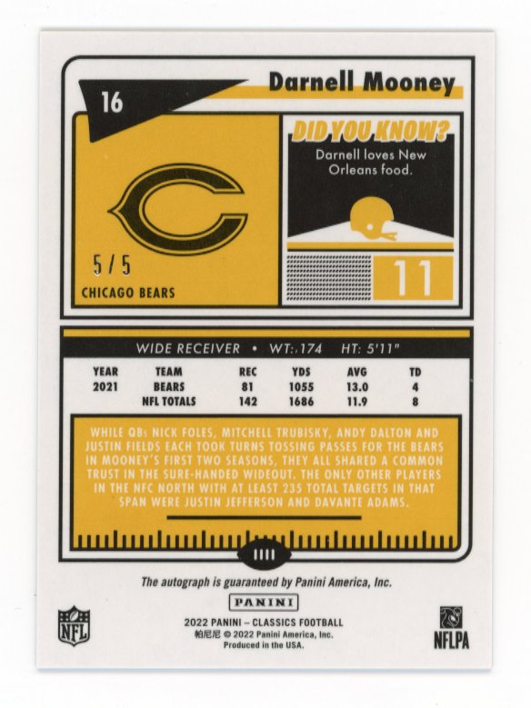 2022 Panini Classics Darnell Mooney #16 - Aqua Autograph #/5 Bears