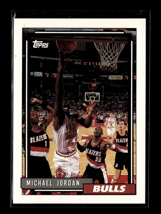 1992-93 Topps Michael Jordan #141 Chicago Bulls